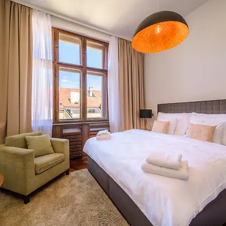 Triplex Kings In Old Town Apartment Prague