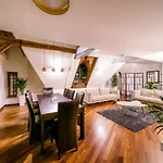 Apartamento Triplex Kings In Old Town Praga