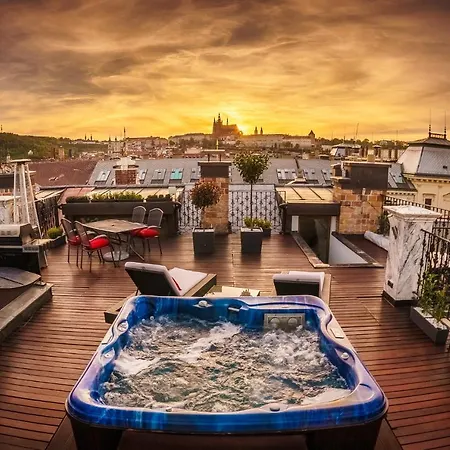 Triplex Kings In Old Town Appartement *