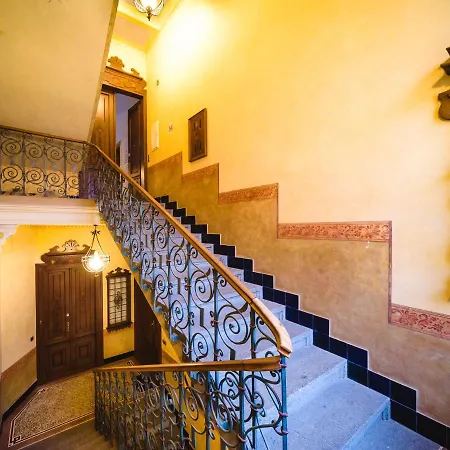 Triplex Kings In Old Town Appartement *