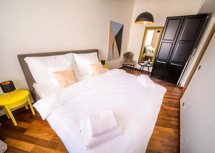 Apartment Triplex Kings In Old Town Prag