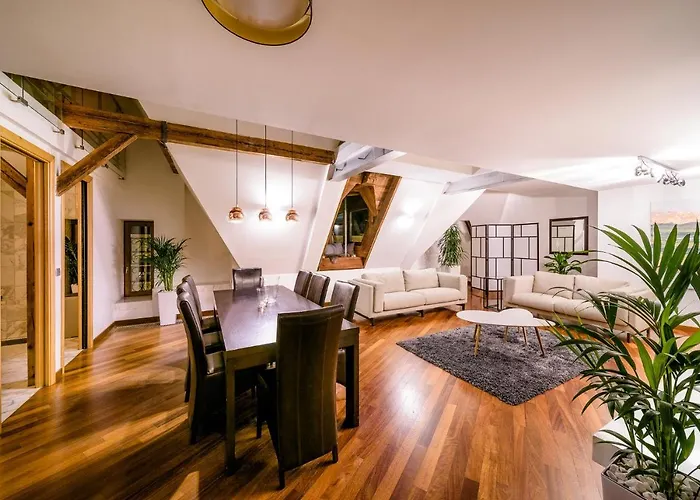 Apartament Triplex Kings In Old Town Praga